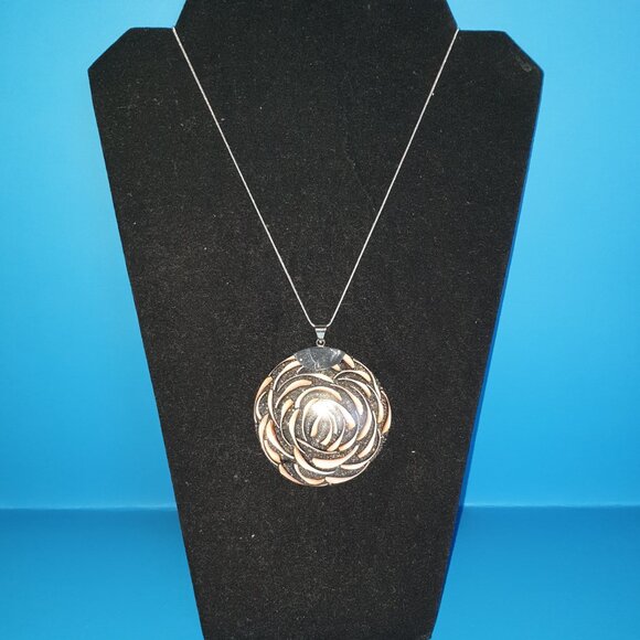 3’’ Bold Unique Vintage 925 Sterling Silver Seashell Inlay Rose Pendant – 26.36g - Picture 4 of 13